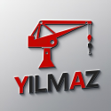 Kundenlogo Yilzmaz Das Kundenlogo von Yilmaz zeigt einen roten Kran über dem großen Schriftzug „Yilmaz“.